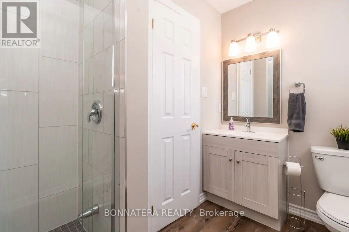 687 Innisfil Beach Road Property Photo 10