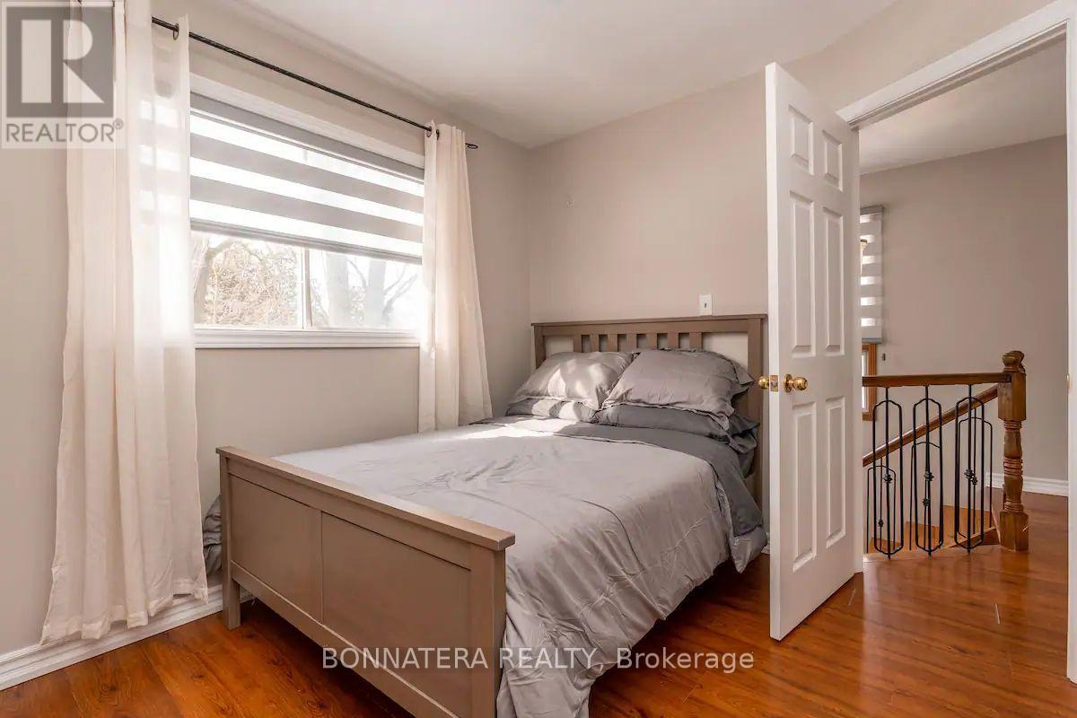 687 Innisfil Beach Road Property Photo 11