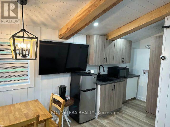 687 Innisfil Beach Road Property Photo 19