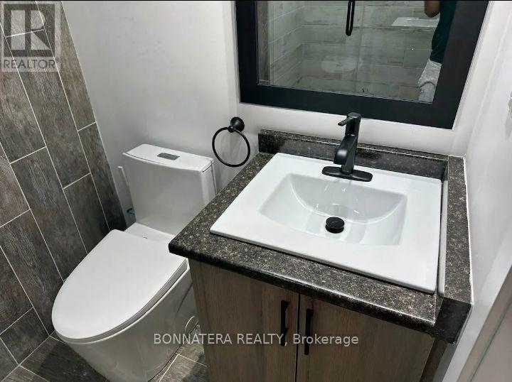 687 Innisfil Beach Road Property Photo 22