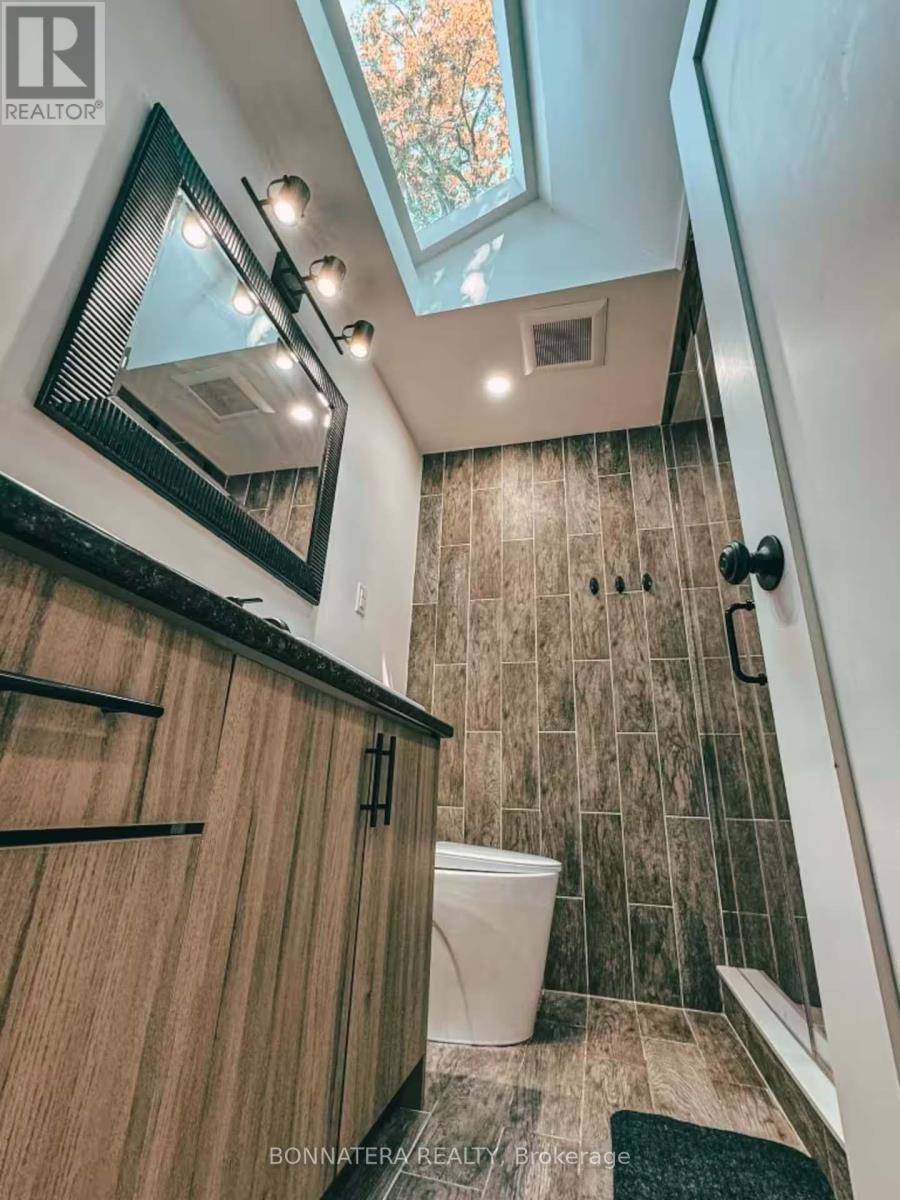 687 Innisfil Beach Road Property Photo 38
