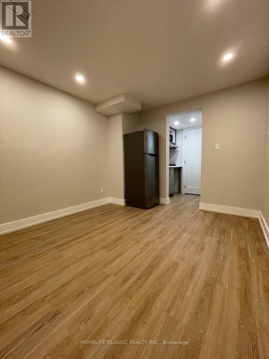 Unit B - 32 Gwillimbury Drive W Property Photo 1