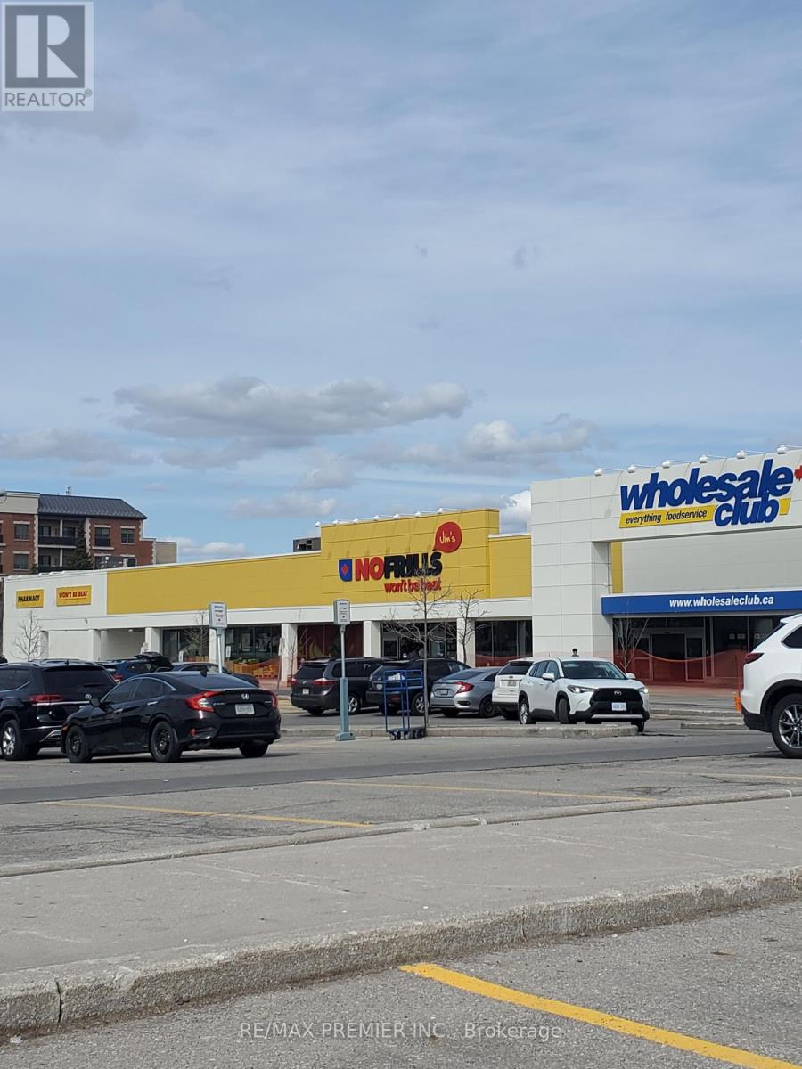 202 - 10909 Yonge Street Property Photo 2