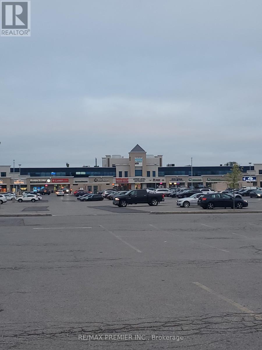 202 - 10909 Yonge Street Property Photo 4