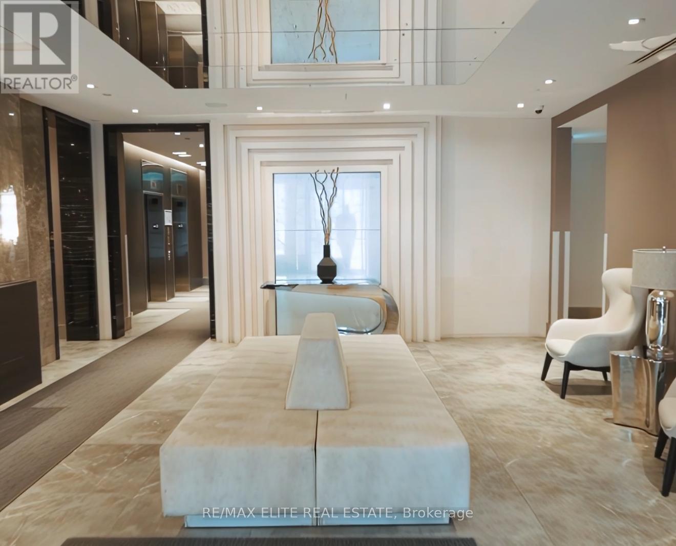 305 - 398 HIGHWAY 7 E Property Photo 1