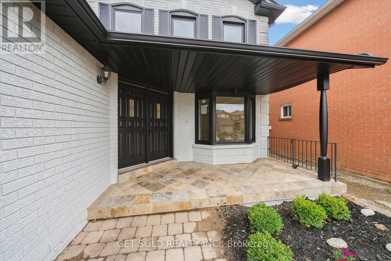 27 Edenbridge Drive Property Photo 2