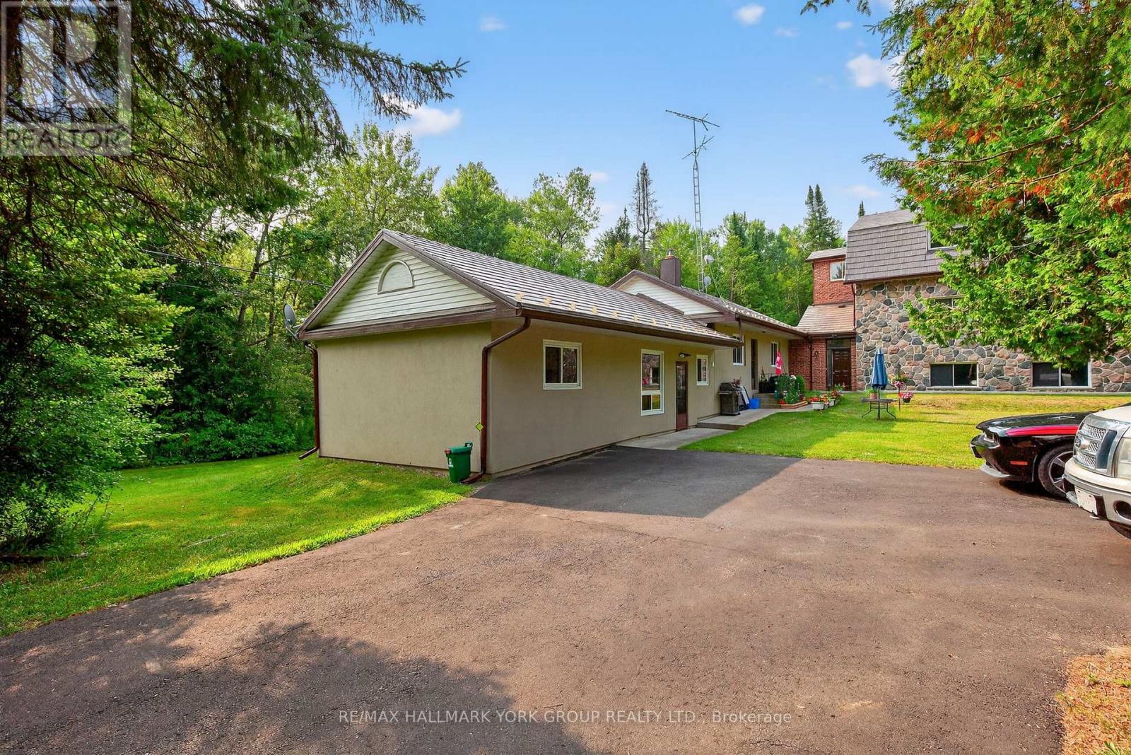 245 Davis Drive Property Photo 3