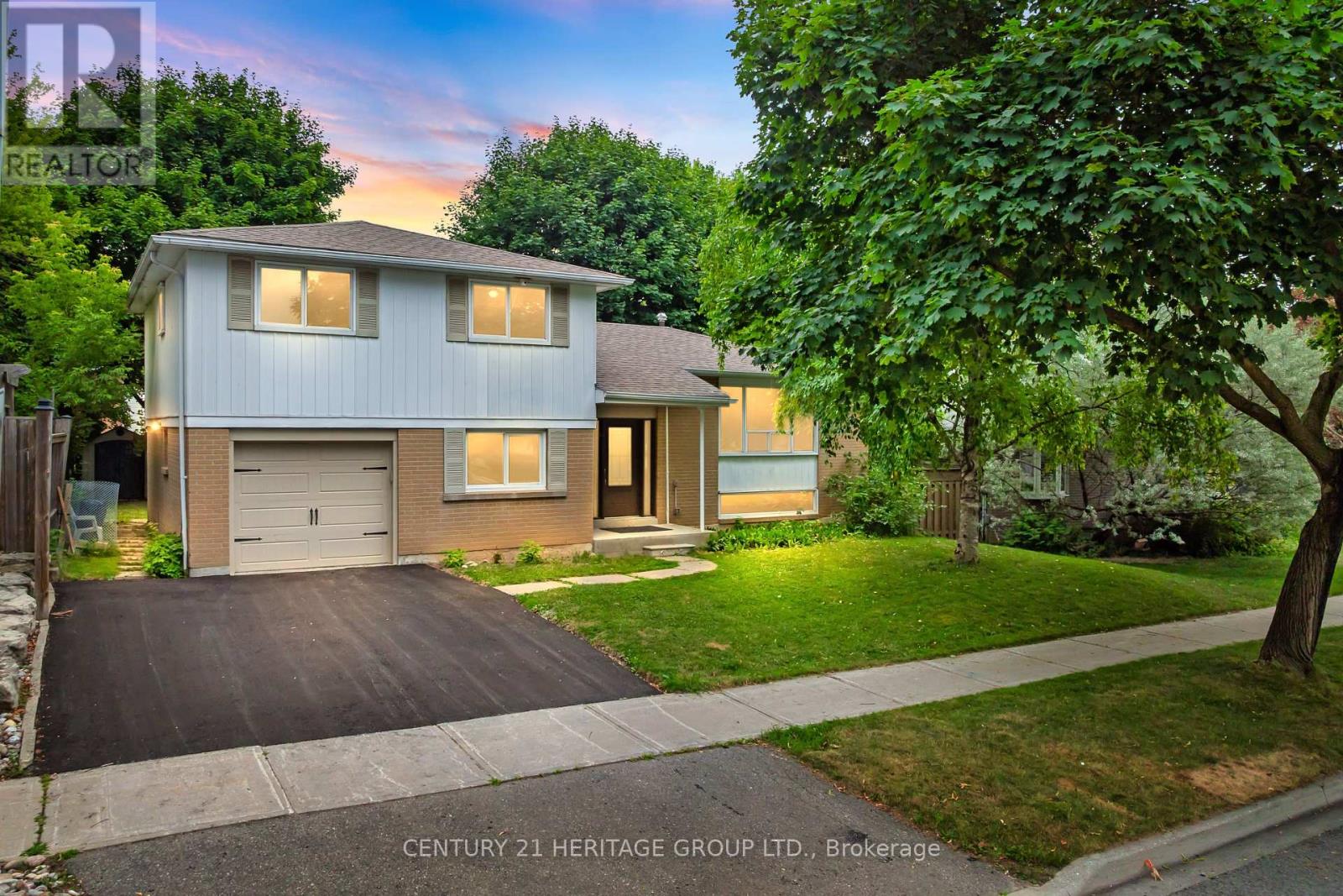 2 Hill Dr Property Photo 1
