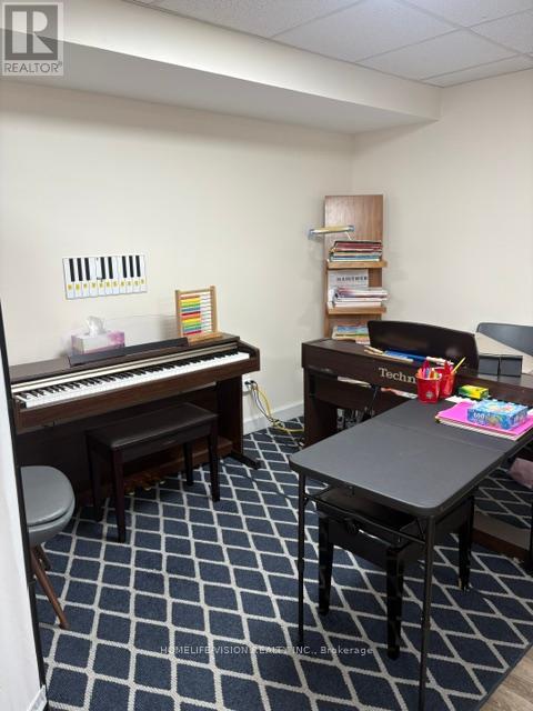 100f - 107 Holland Street Property Photo 5