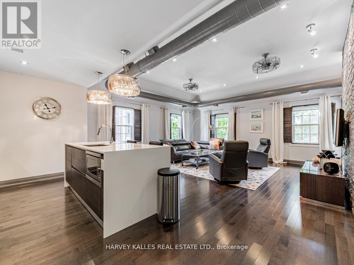 80 Centre Street Property Photo 7