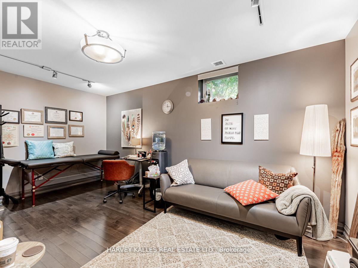 80 Centre Street Property Photo 40