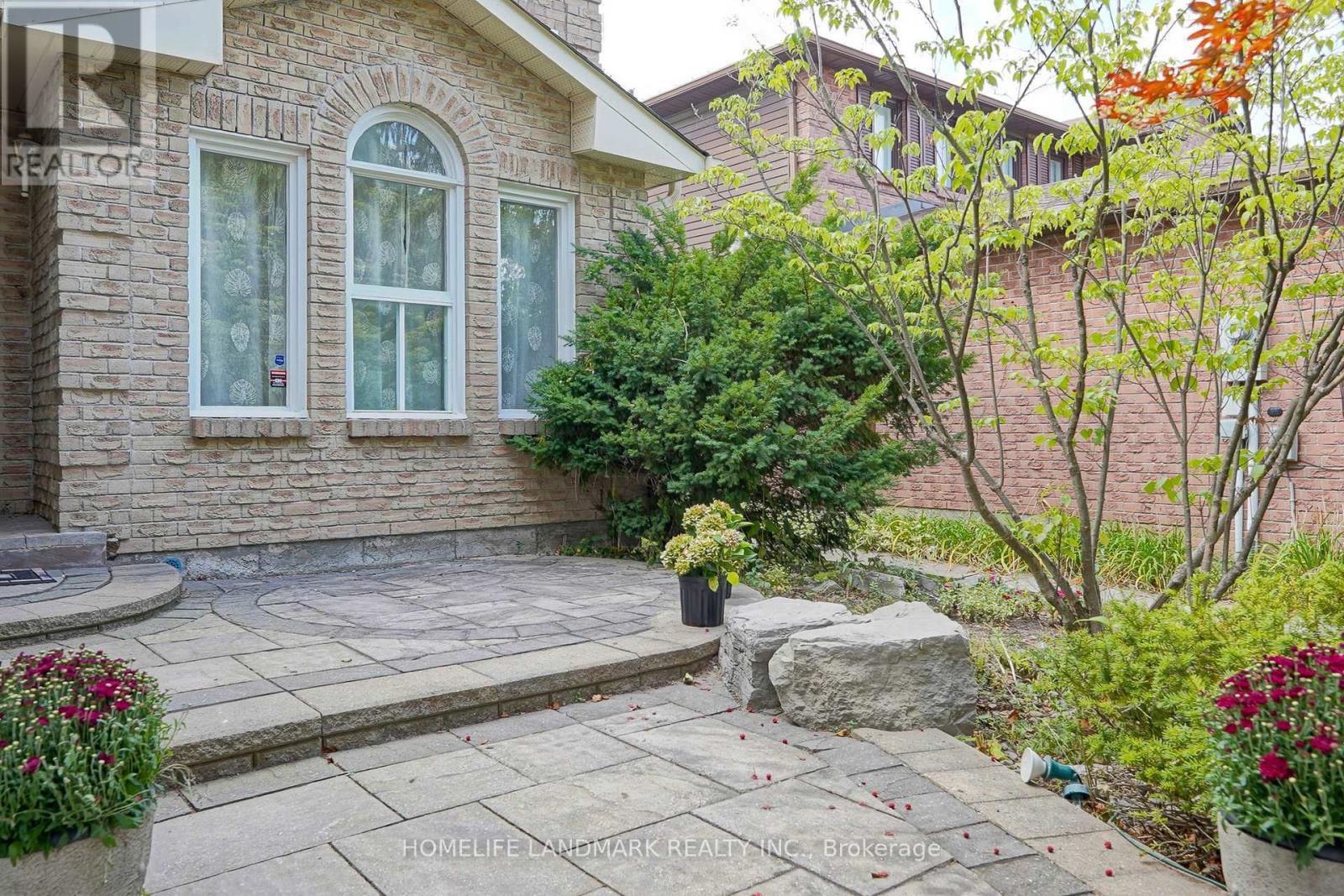 65 Rosemount Avenue Property Photo 2