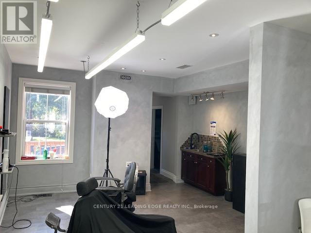 6391 Main Street Property Photo 9