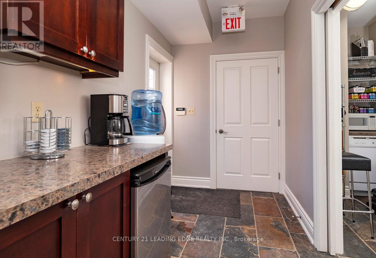 6391 Main Street Property Photo 10