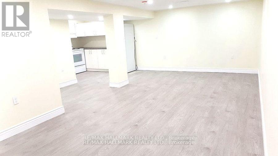 9884 Bayview Avenue #lower Property Photo 2