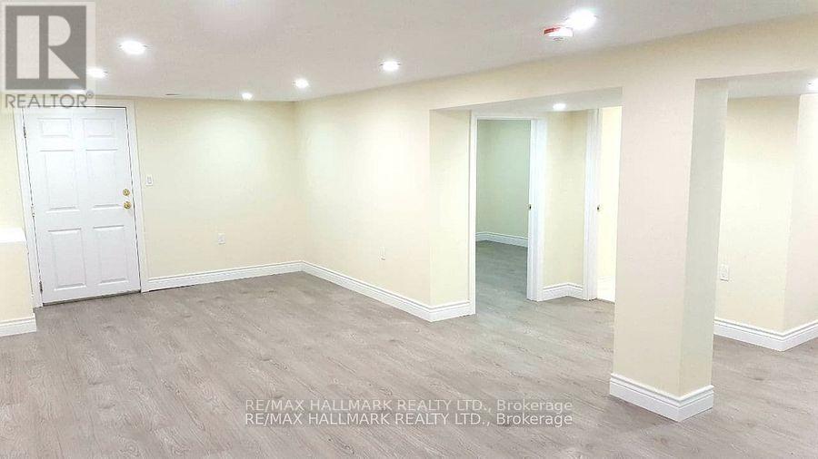 9884 Bayview Avenue #lower Property Photo 4