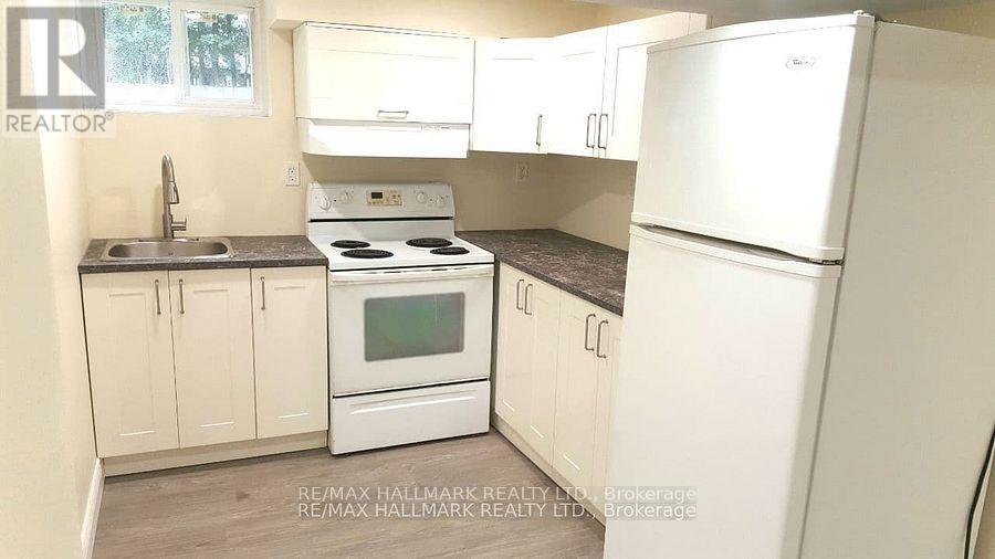 9884 Bayview Avenue #lower Property Photo 5