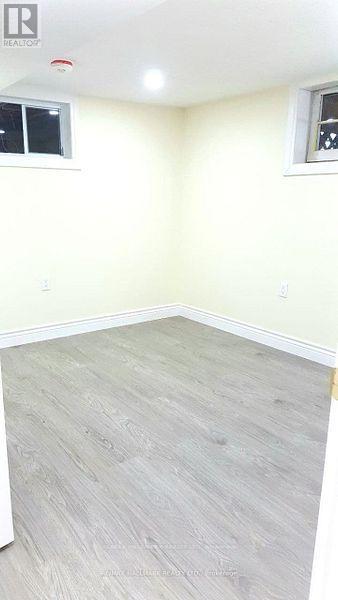 9884 Bayview Avenue #lower Property Photo 12