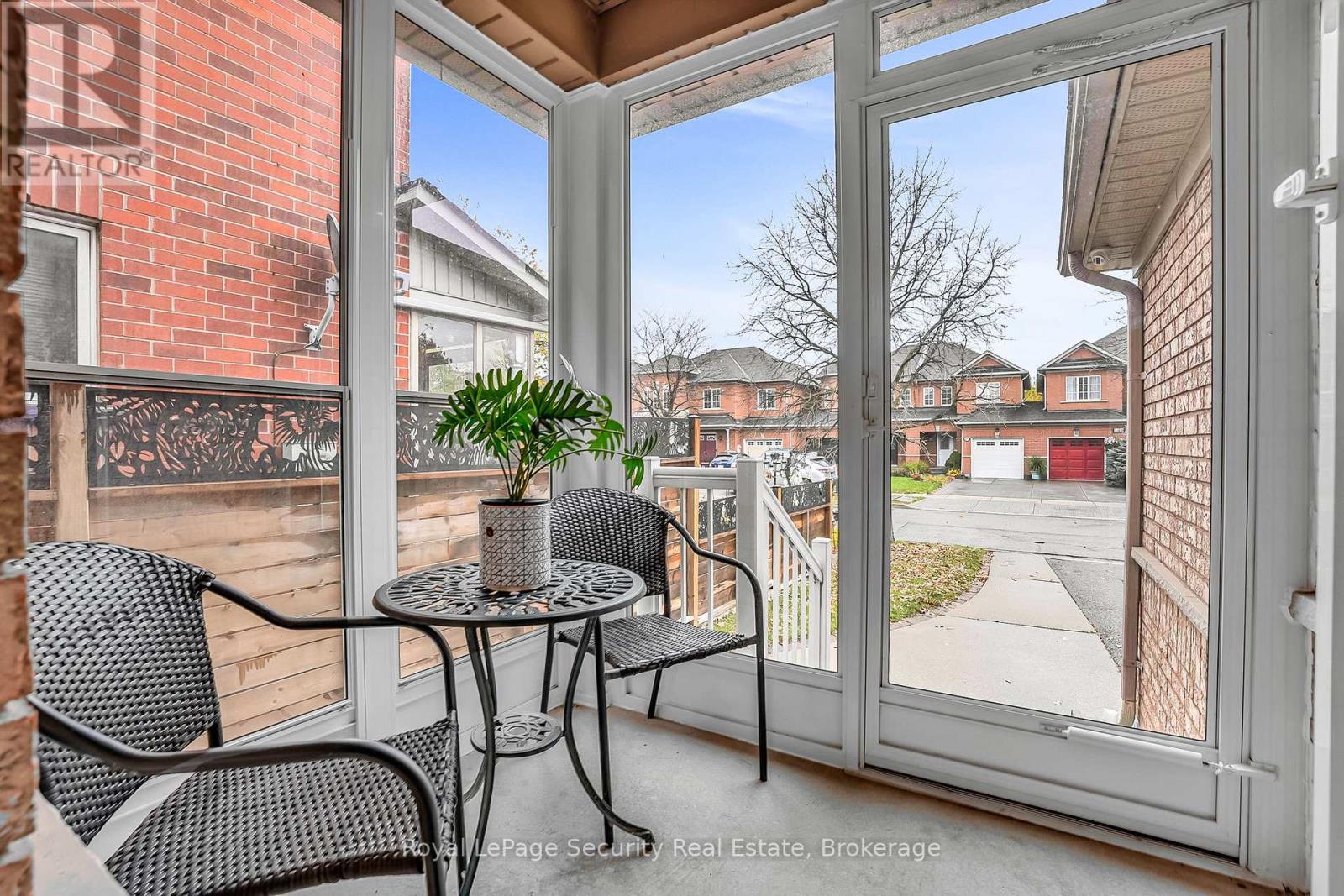 150 Royal Appian Crescent Property Photo 5