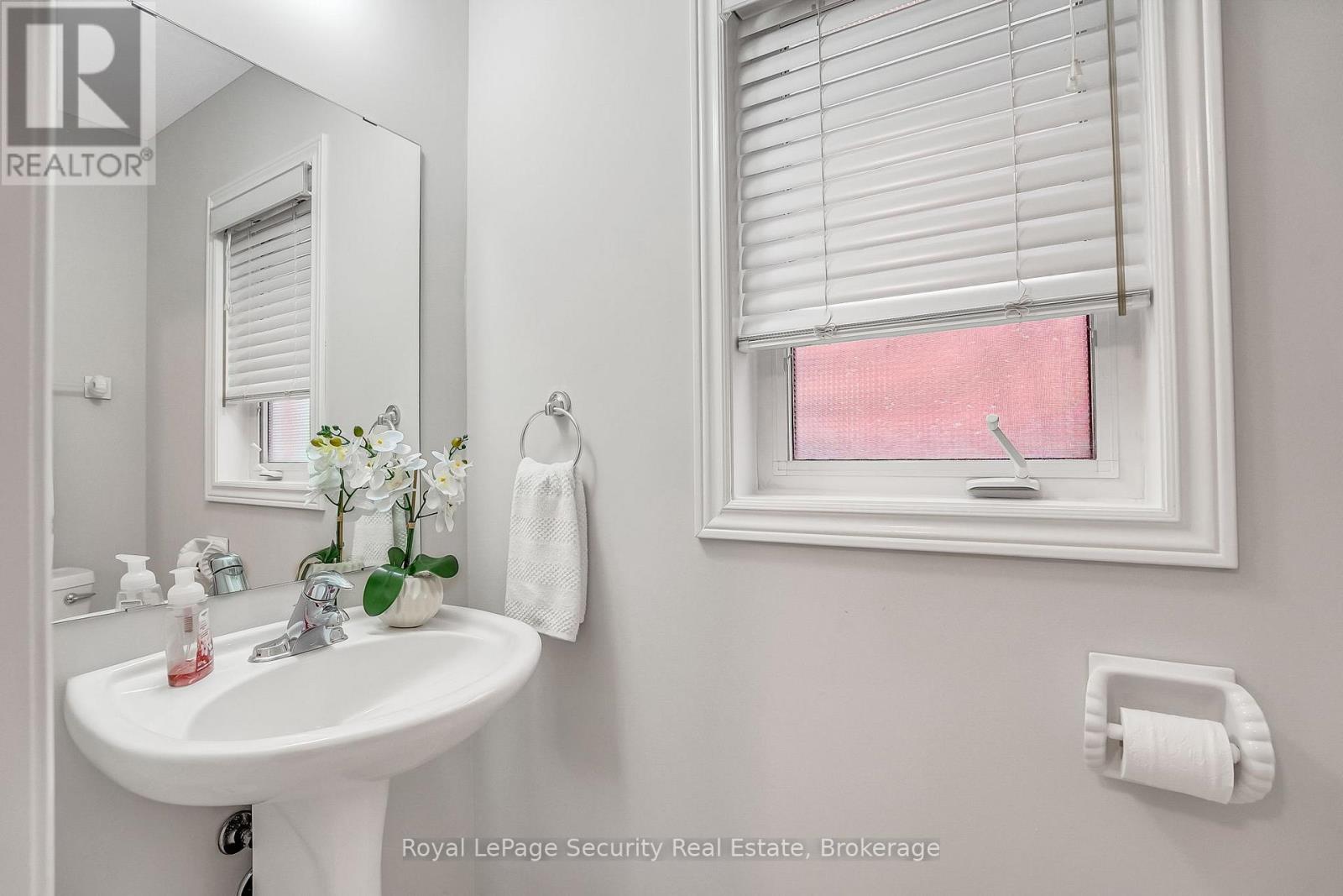 150 Royal Appian Crescent Property Photo 22