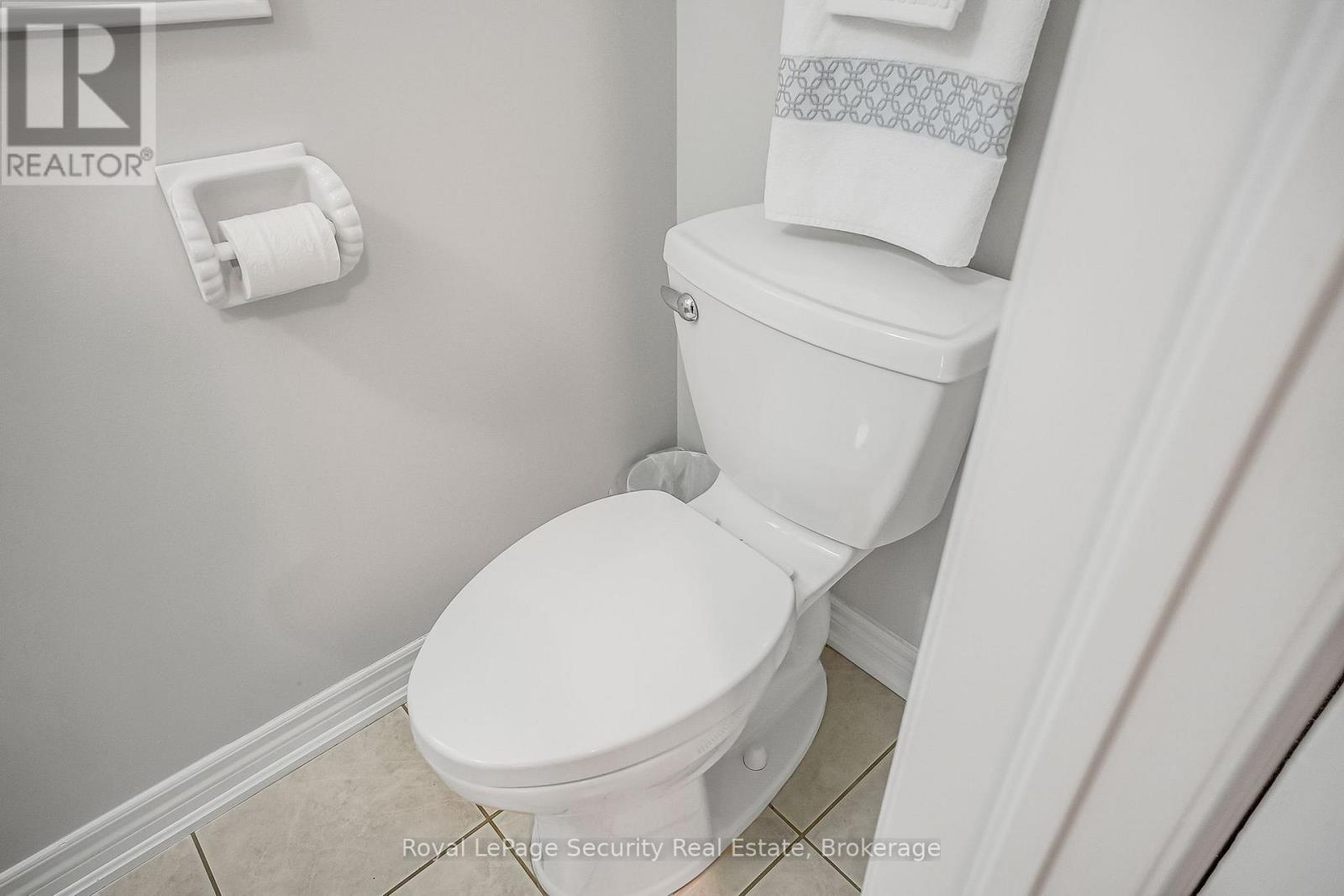 150 Royal Appian Crescent Property Photo 23