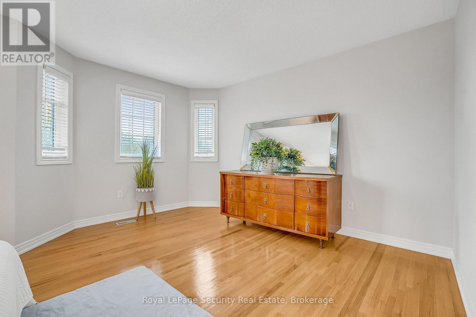 150 Royal Appian Crescent Property Photo 29