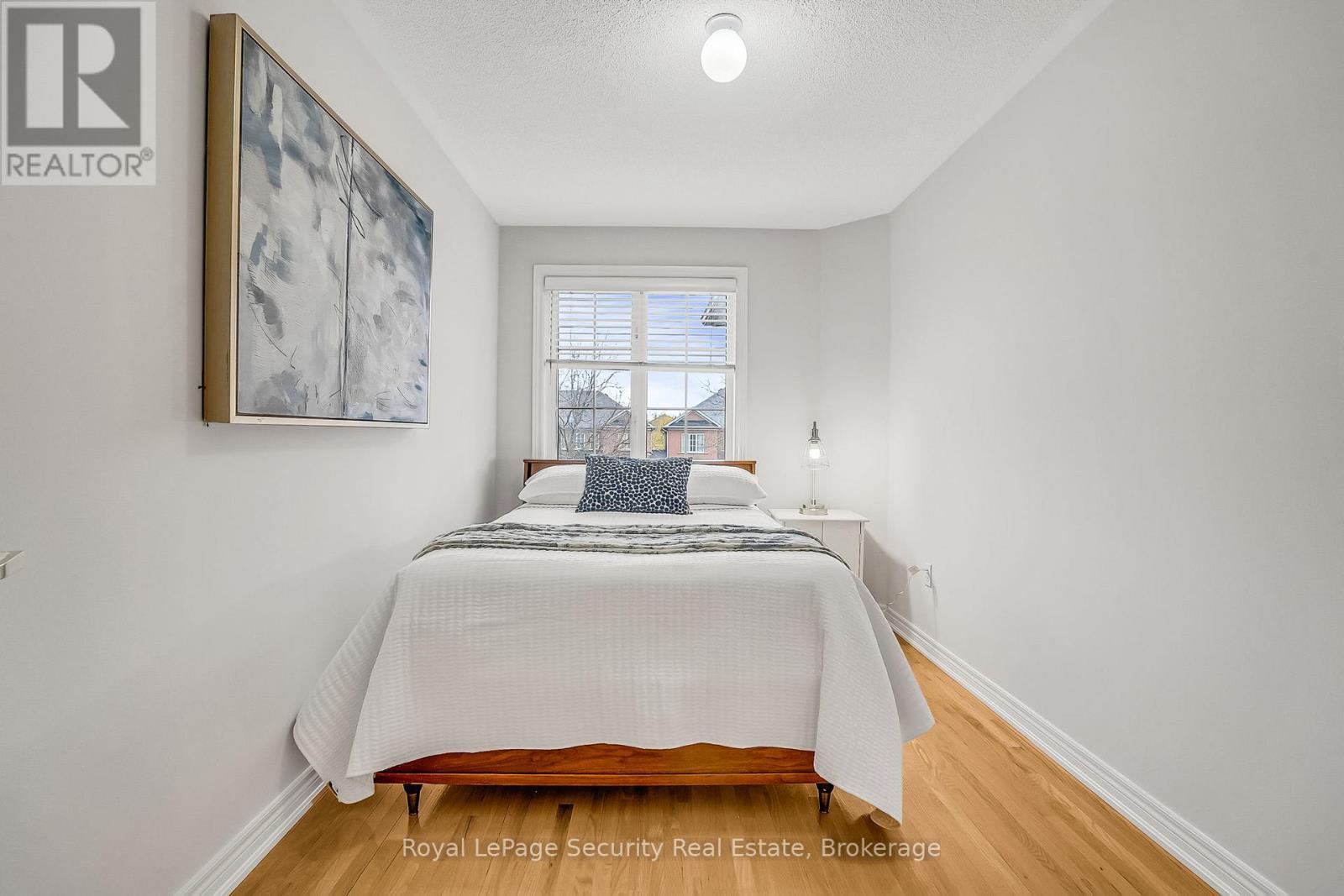 150 Royal Appian Crescent Property Photo 33