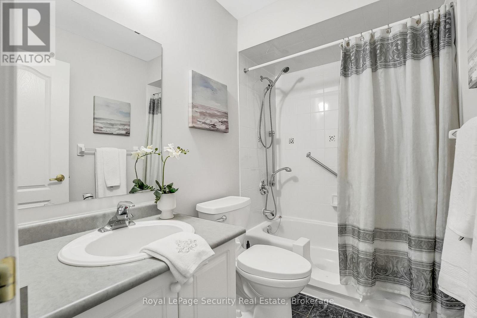 150 Royal Appian Crescent Property Photo 38