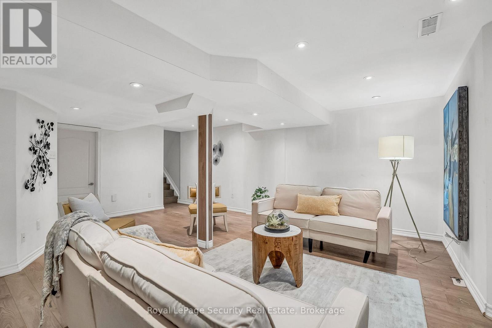 150 Royal Appian Crescent Property Photo 41