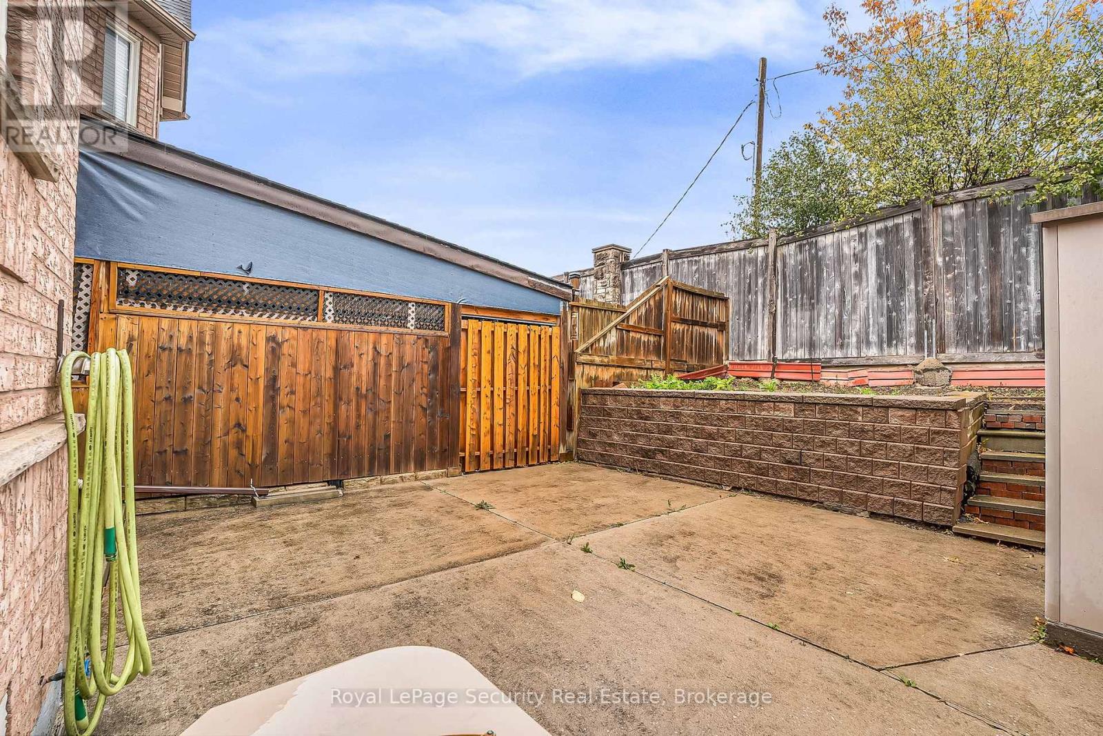 150 Royal Appian Crescent Property Photo 44