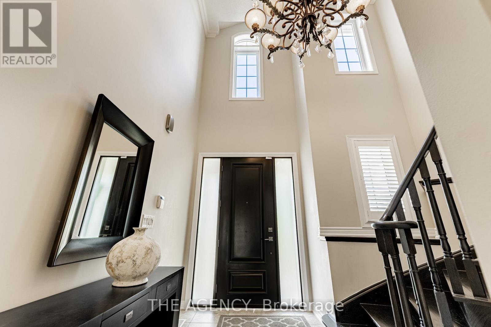 33 Ascalon Drive Property Photo 3