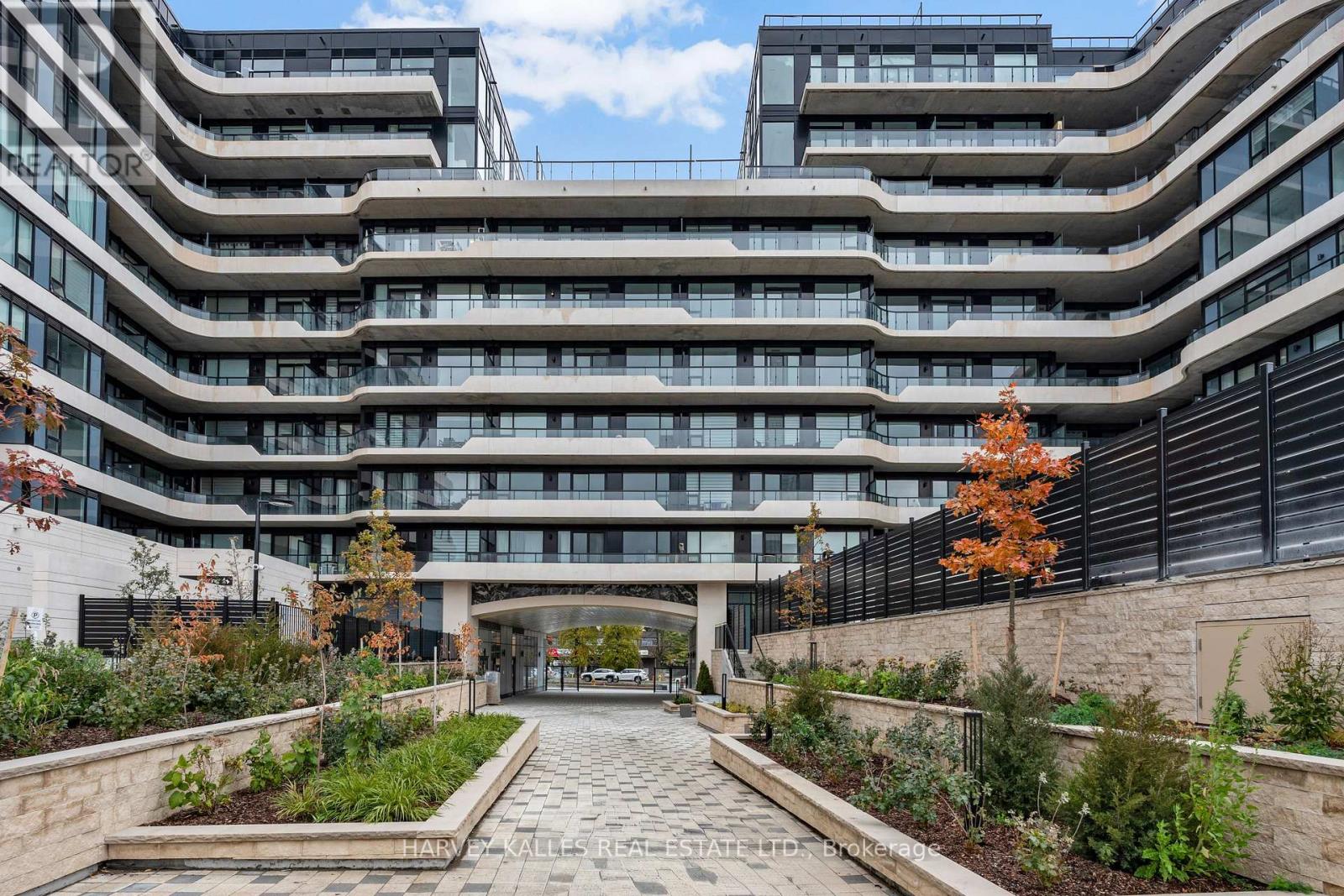 8188 Yonge Street #911 Property Photo 1