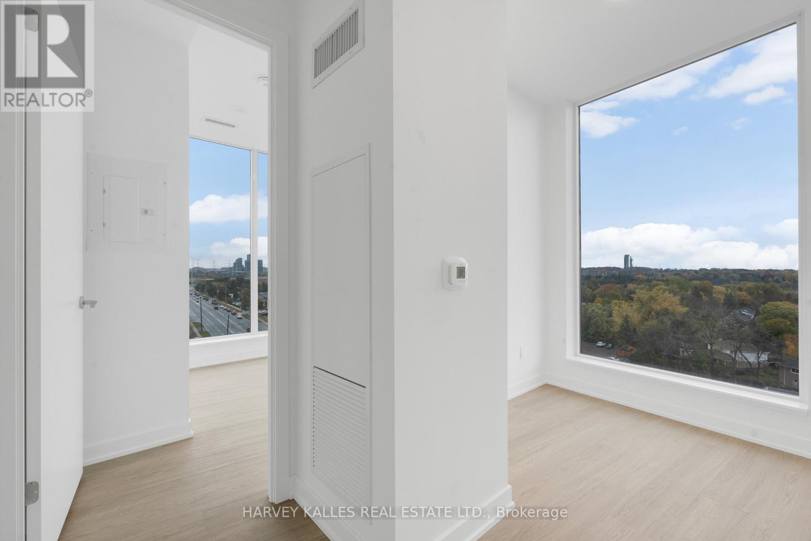 8188 Yonge Street #911 Property Photo 13