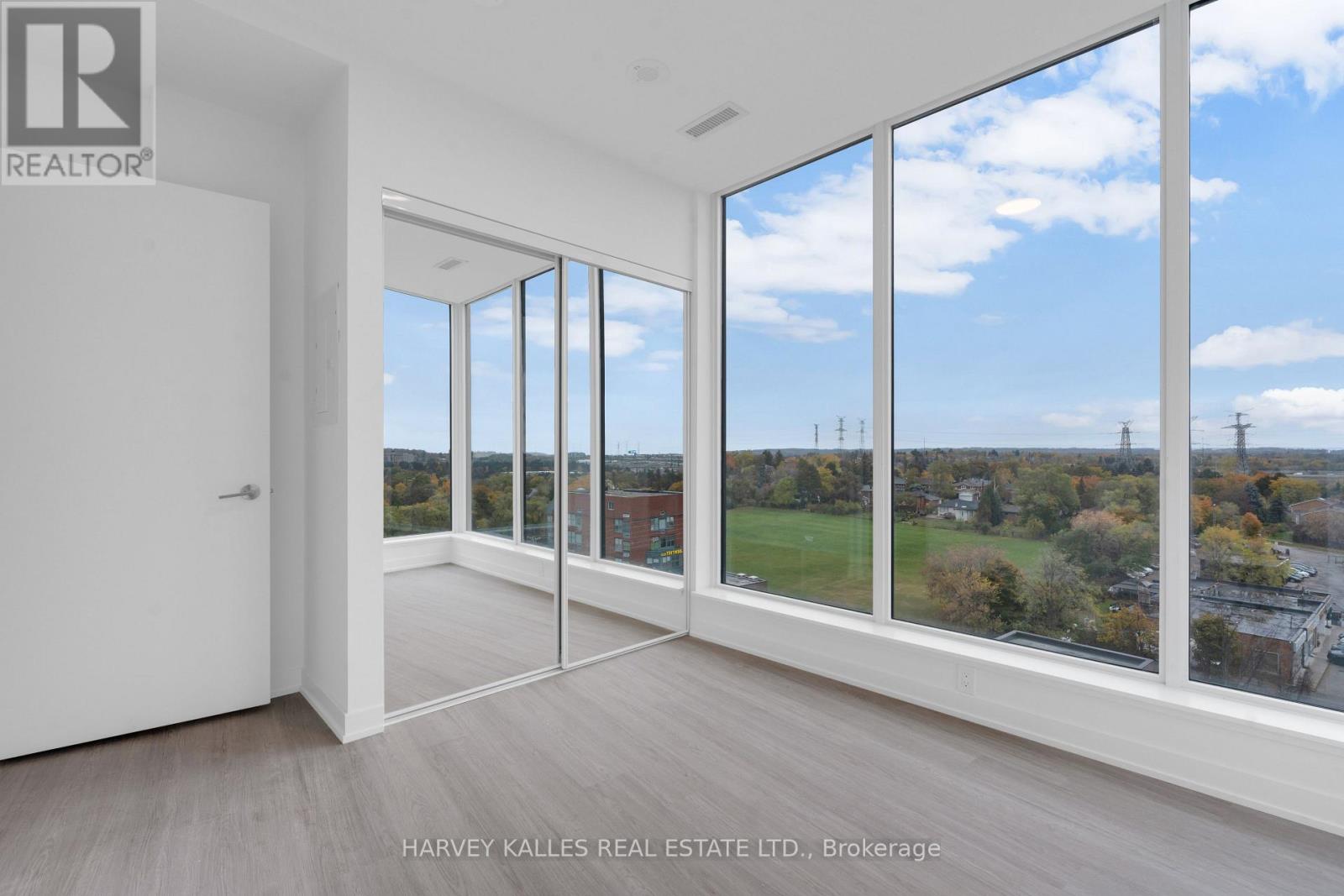 8188 Yonge Street #911 Property Photo 16