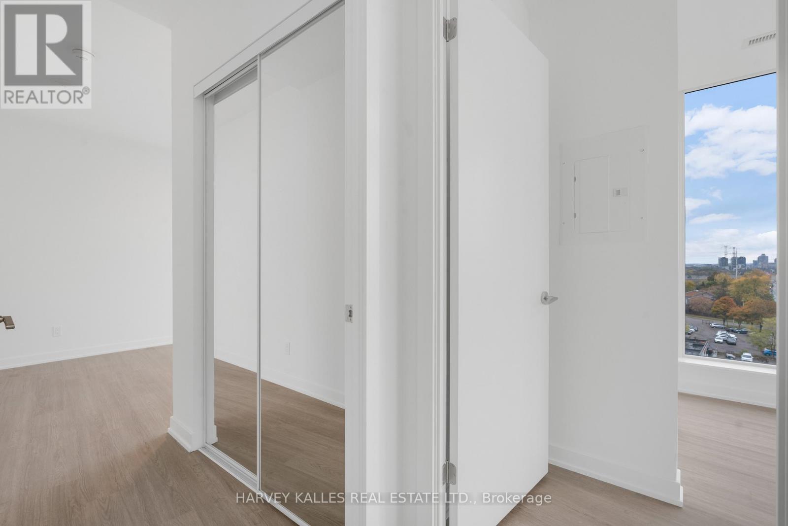 8188 Yonge Street #911 Property Photo 18