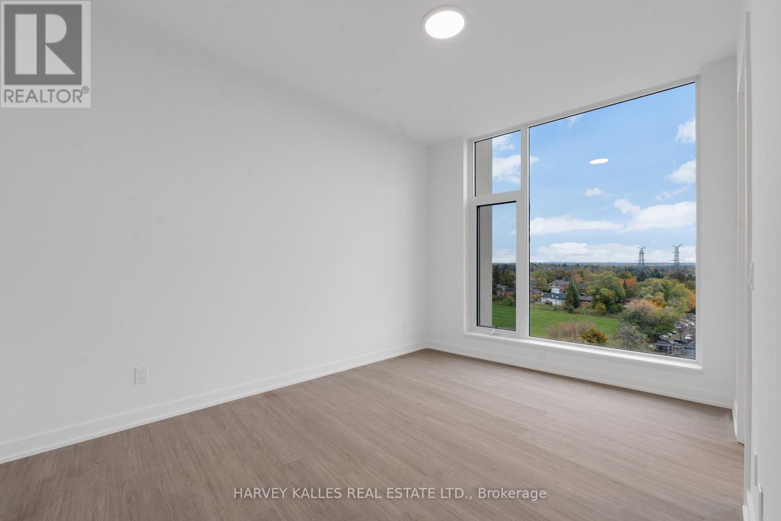 8188 Yonge Street #911 Property Photo 19