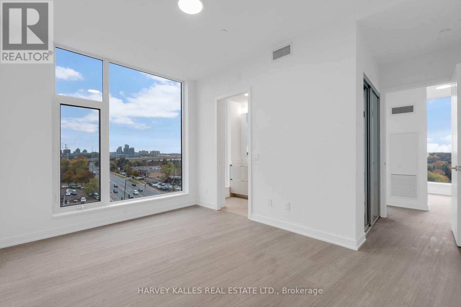 8188 Yonge Street #911 Property Photo 20