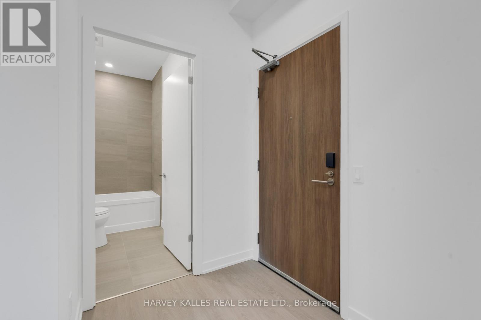 8188 Yonge Street #911 Property Photo 25