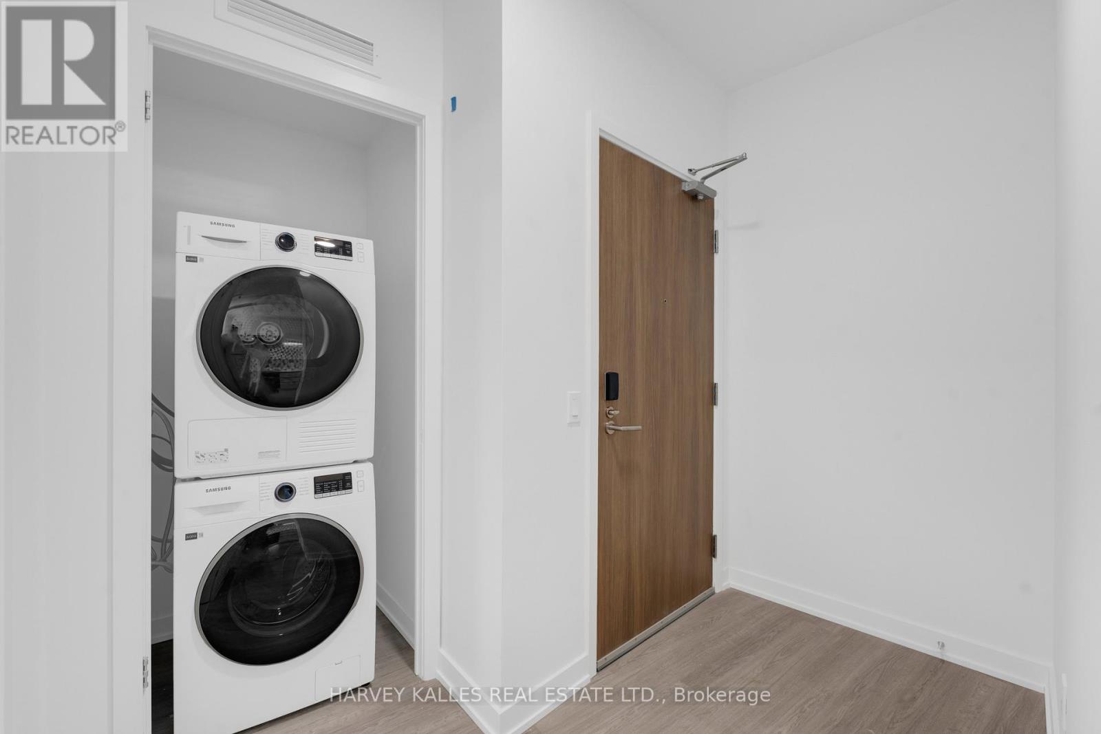 8188 Yonge Street #911 Property Photo 27