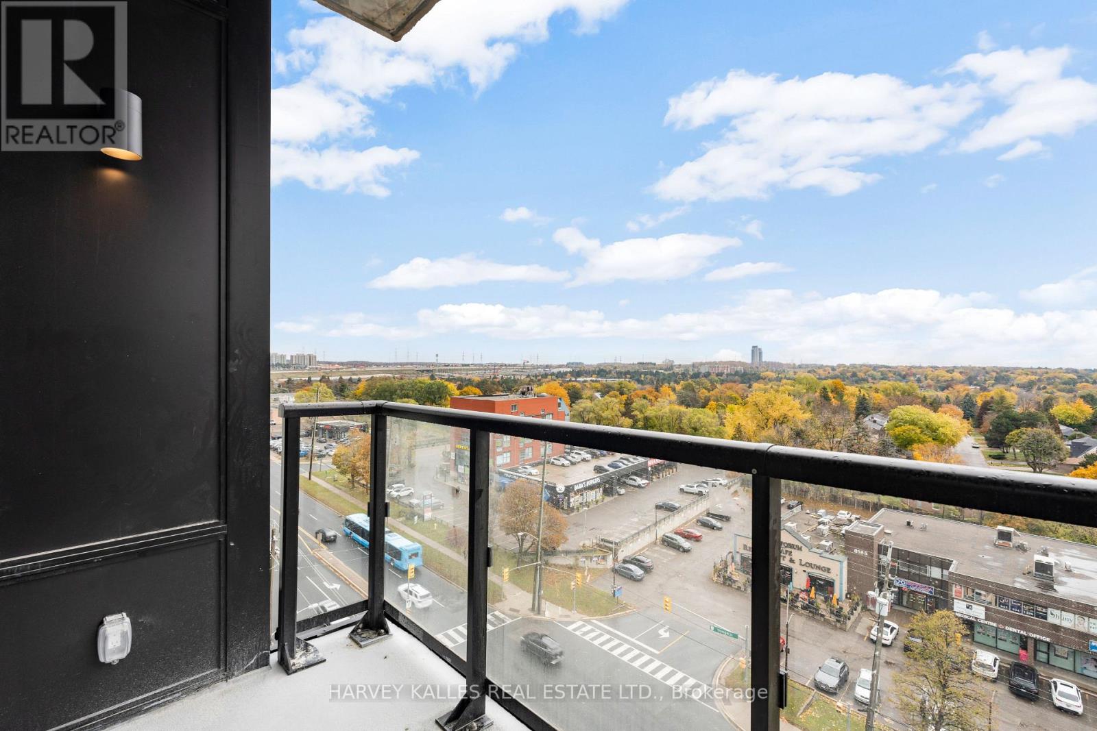 8188 Yonge Street #911 Property Photo 28