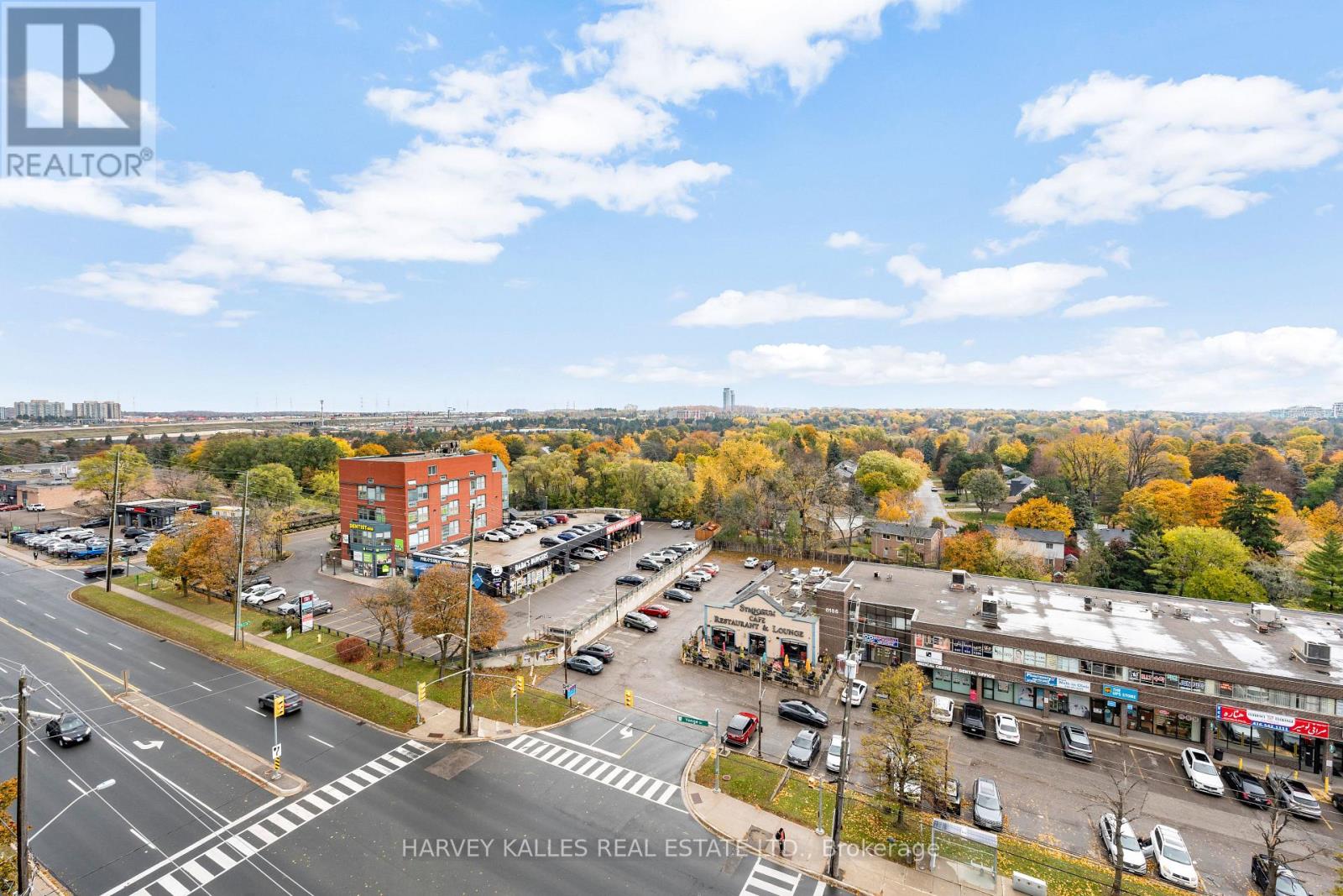 8188 Yonge Street #911 Property Photo 31