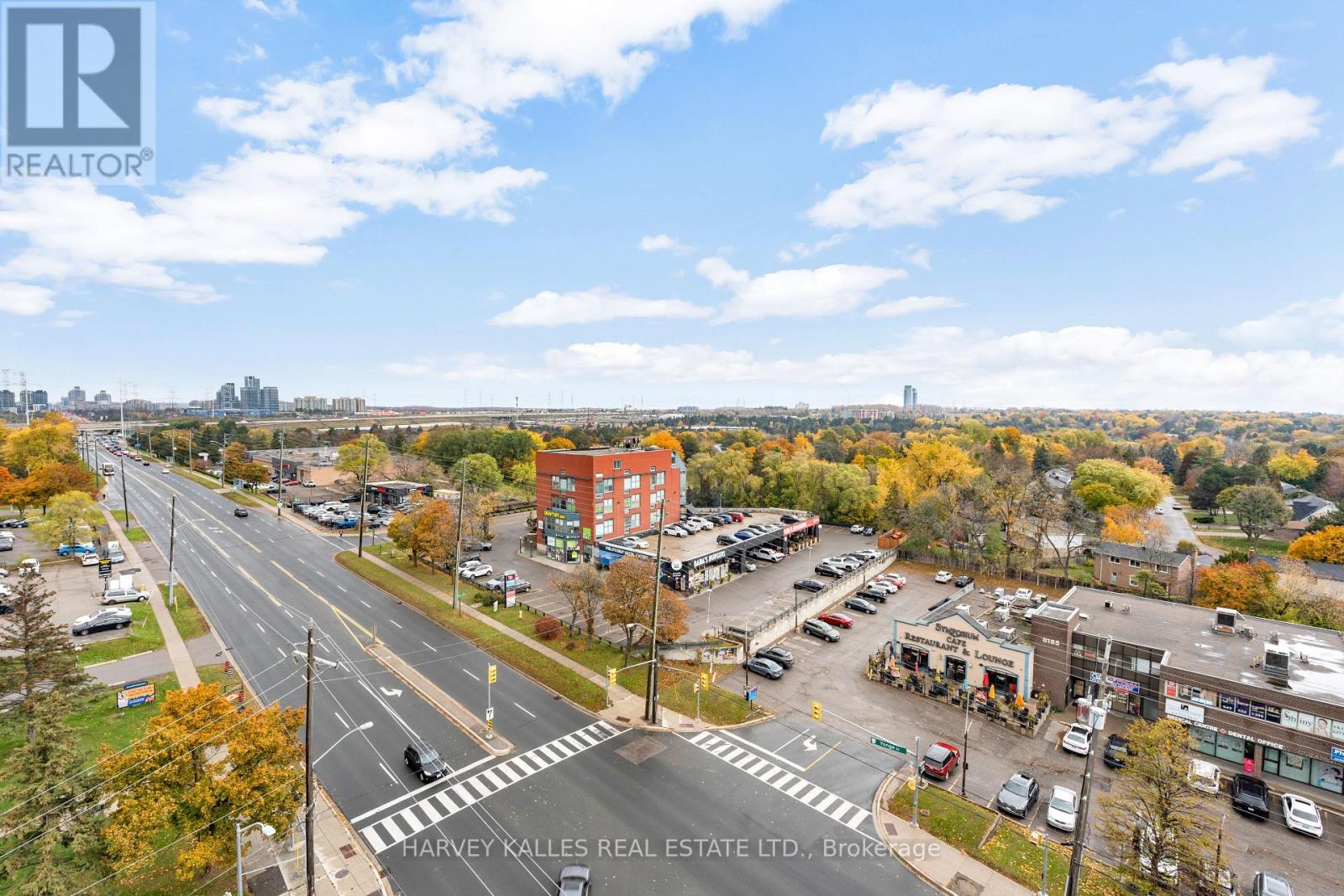 8188 Yonge Street #911 Property Photo 32