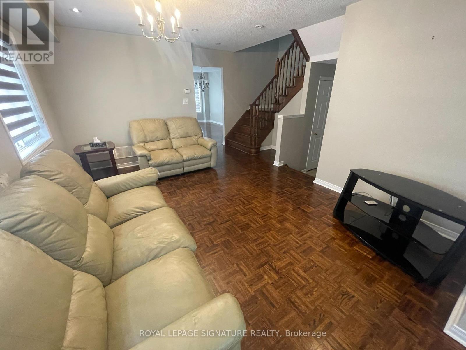 17 Neuchatel Avenue Property Photo 3