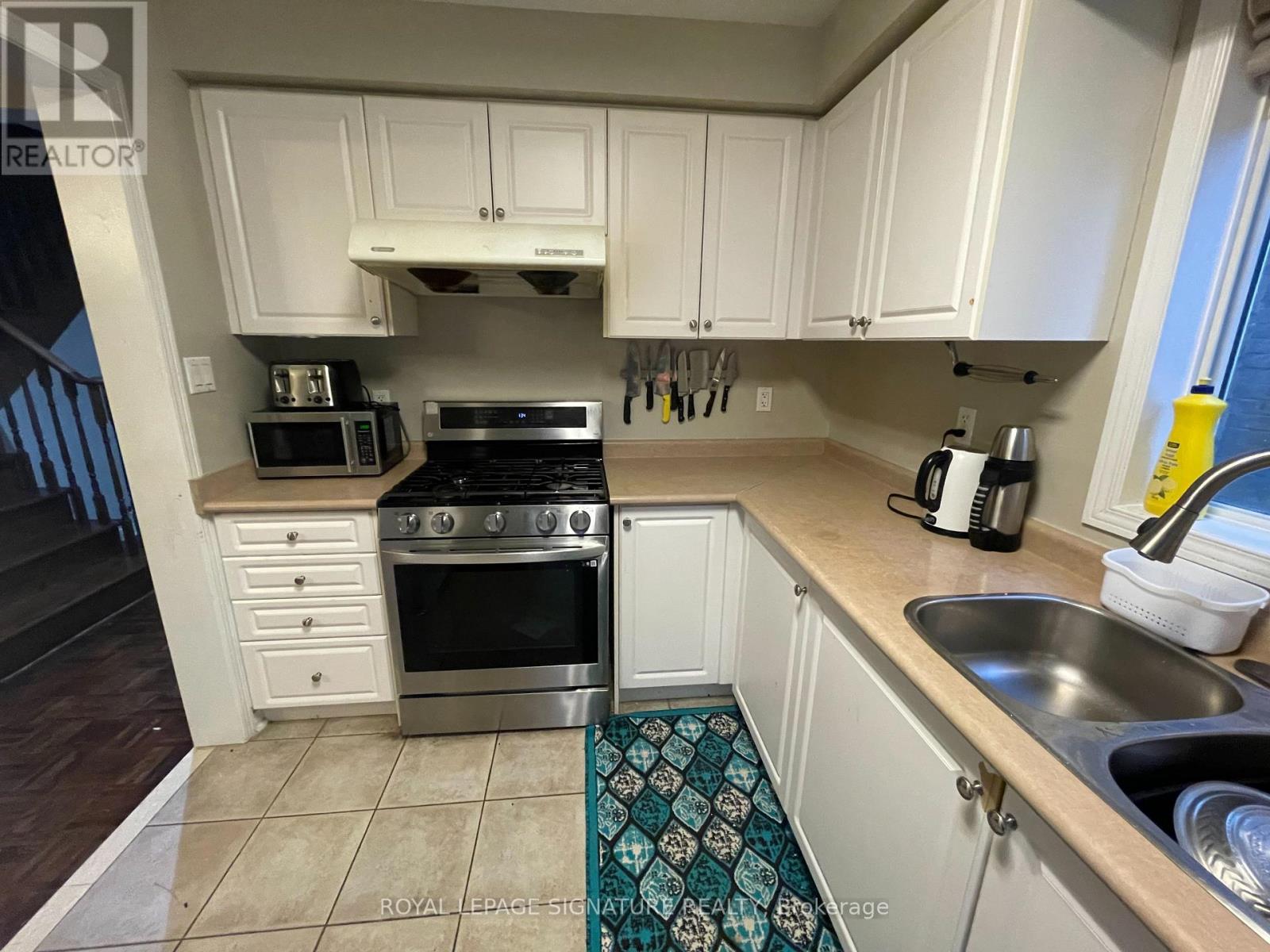 17 Neuchatel Avenue Property Photo 4