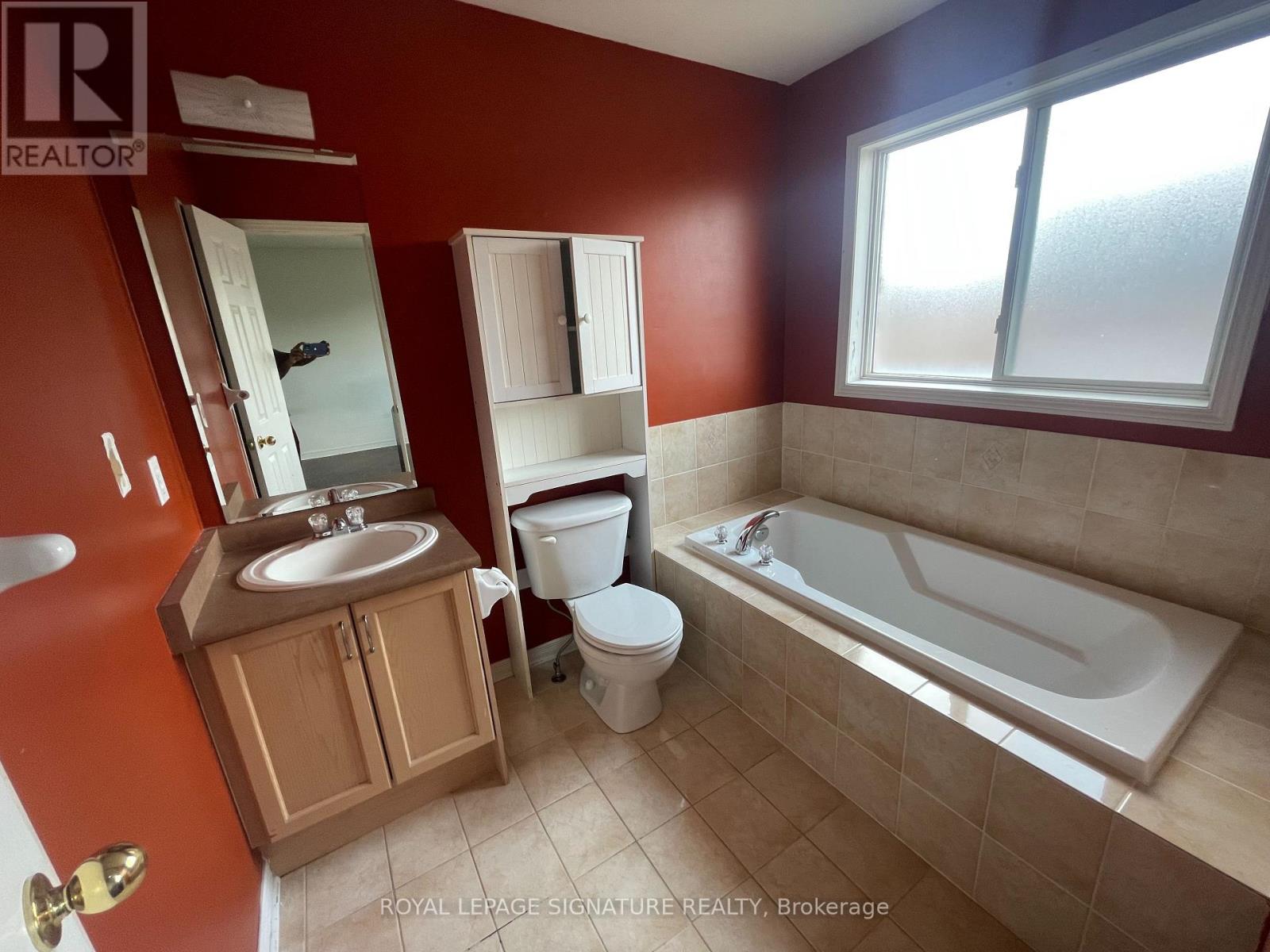 17 Neuchatel Avenue Property Photo 15