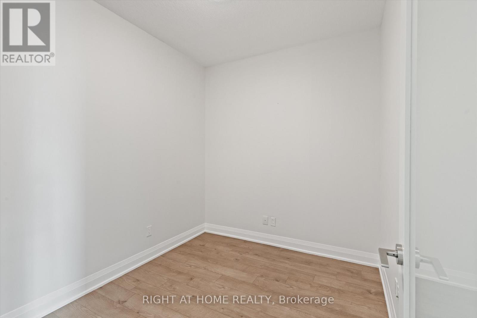 396 Highway 7 #809 Property Photo 8