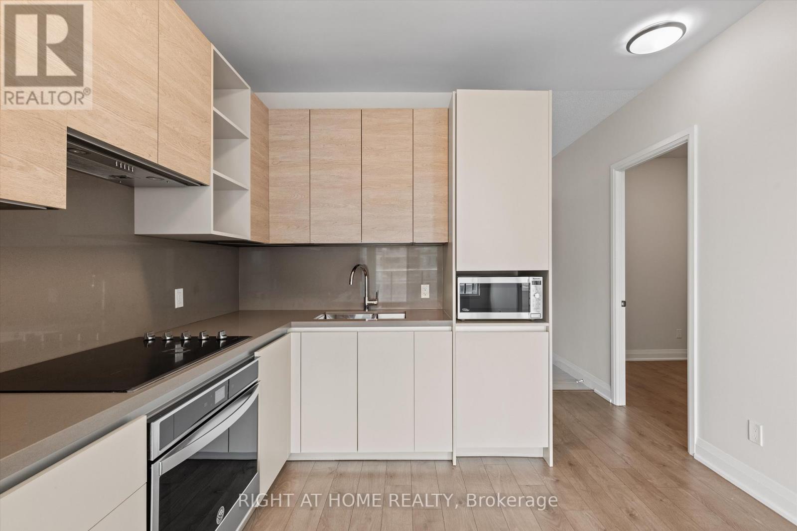 396 Highway 7 #809 Property Photo 11