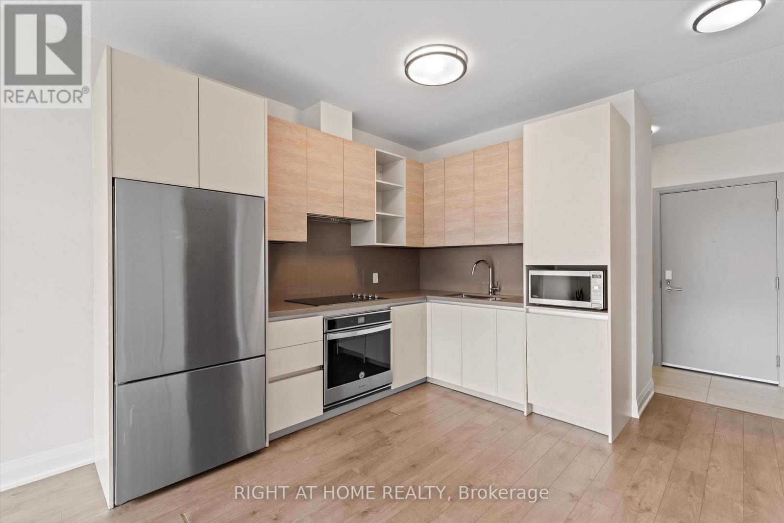 396 Highway 7 #809 Property Photo 13