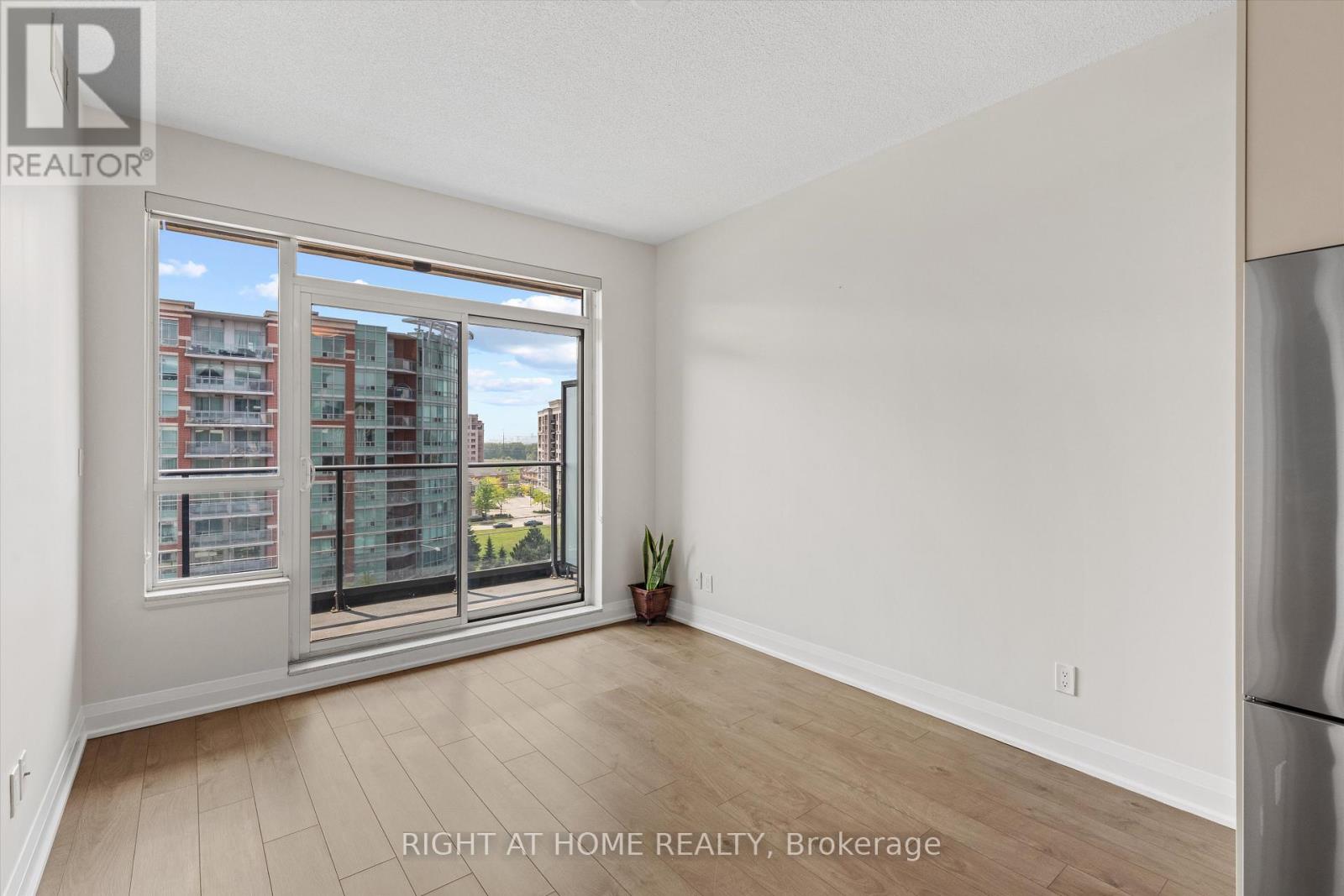 396 Highway 7 #809 Property Photo 15