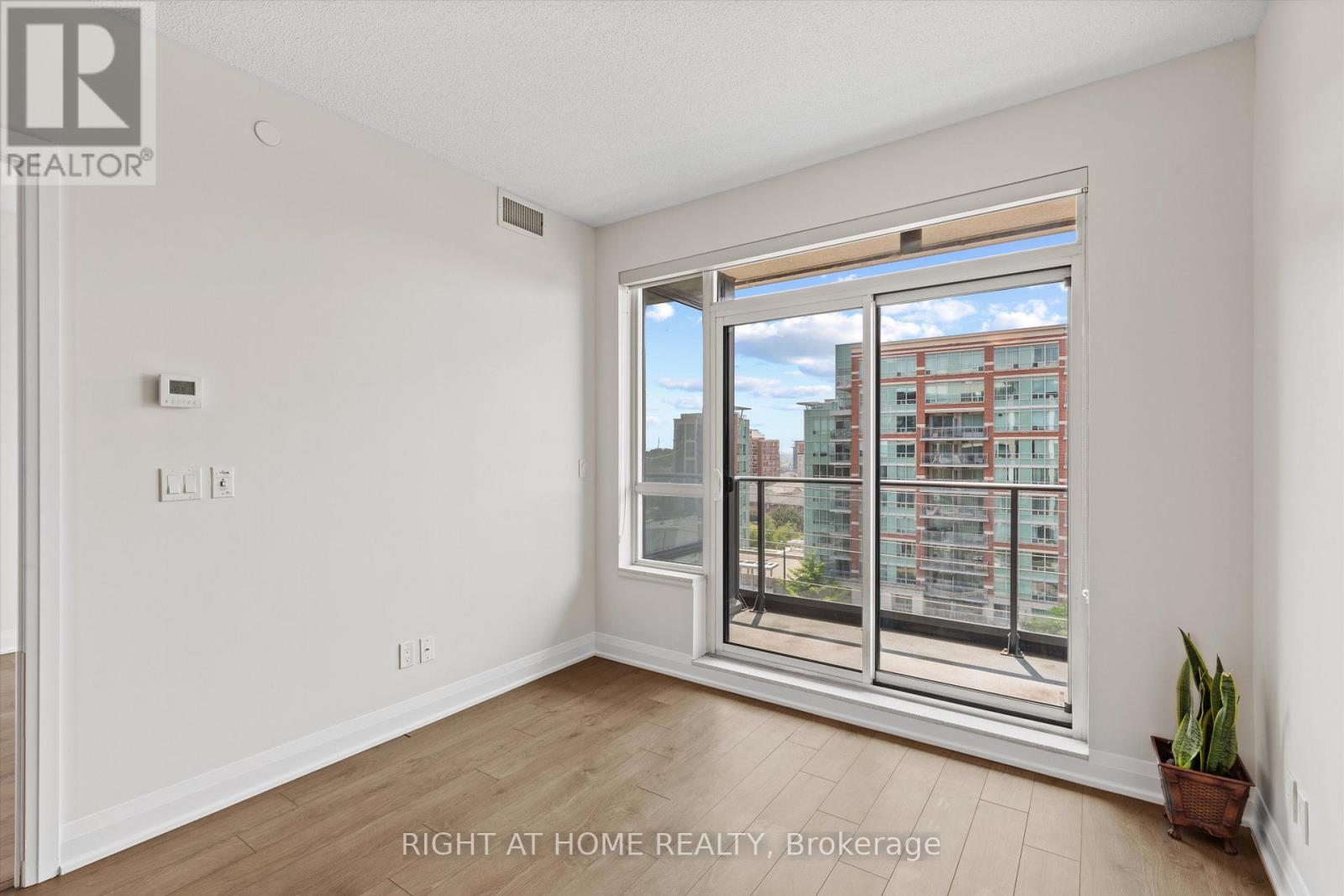 396 Highway 7 #809 Property Photo 16